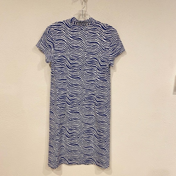 J. McLaughlin Ivana Dress Women's Size Medium Blue White Zebra Print Preppy - Picture 5 of 5